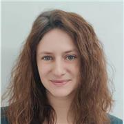 Lezioni di inglese a studenti di scuole elementari, medie e superiori